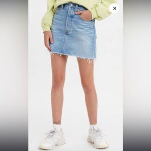 *NEW w/ TAGS* LEVI’S PREMIUM DENIM RIBCAGE WOMEN'S SKIRT Size 29